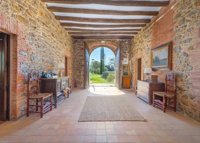 Masia Con Piscina En Costa Brava
